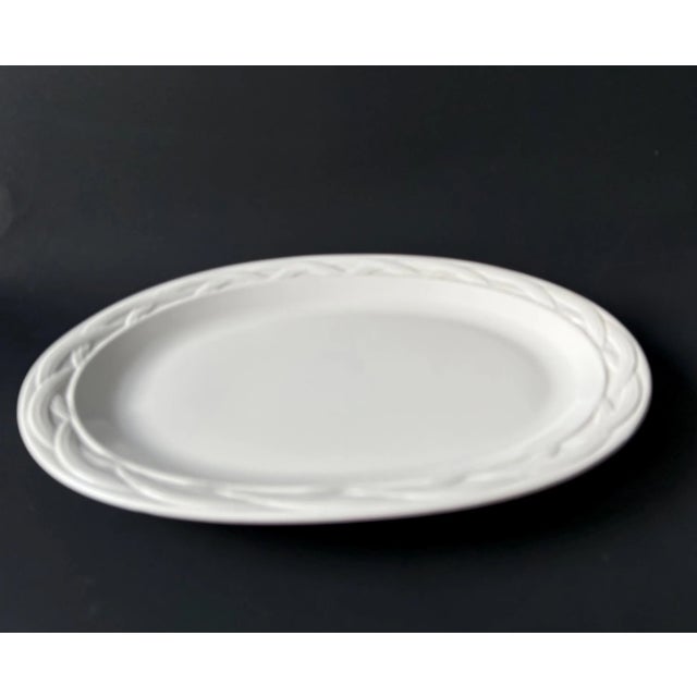 Adam Pfaltzgraff Vintage Pfaltzgraff Acadia White Oval Platter – Stoneware Serving Dish With Woven Rim, Off-White For Sale - Image 4 of 7