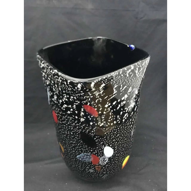 Alfredo Barbini 1980s Italian Vintage Multicolored Murano Glass Vase For Sale - Image 4 of 9