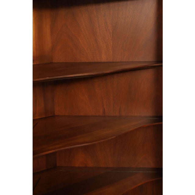 Henkel Harris Solid Mahogany Federal Style Corner Cabinet For Sale In Philadelphia - Image 6 of 18