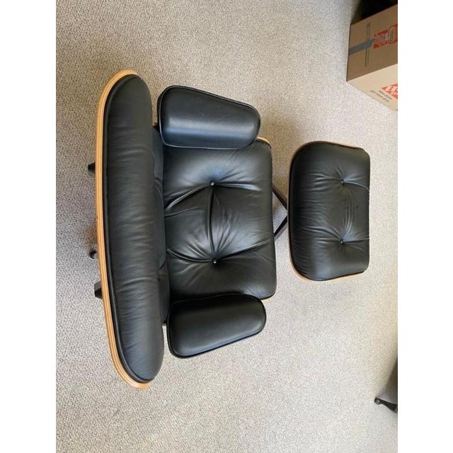 Herman Miller 2014 Herman Miller Eames Lounge Chair and Ottoman | Walnut & Black Leather For Sale - Image 4 of 6