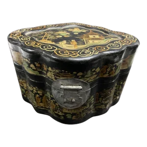Oriental Chinese Octagonal Black Lacquered Gilt Painted Covered Box 1940s