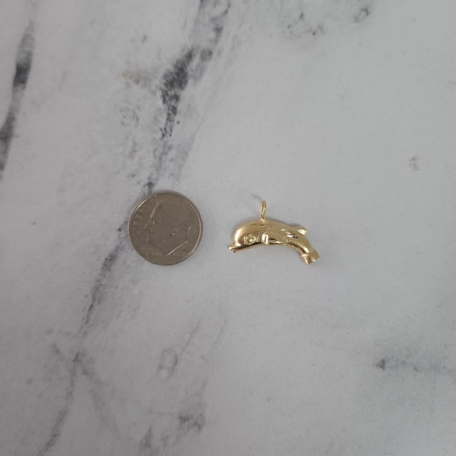 Contemporary Dolphin with Matte Finish & Diamond Cuts 14k Yellow Gold For Sale - Image 3 of 3