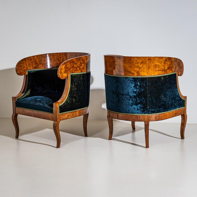 Biedermeier Pair of Biedermeier-Style Walnut Bergères, Italy, 2nd Half 19th Century For Sale - Image 3 of 8