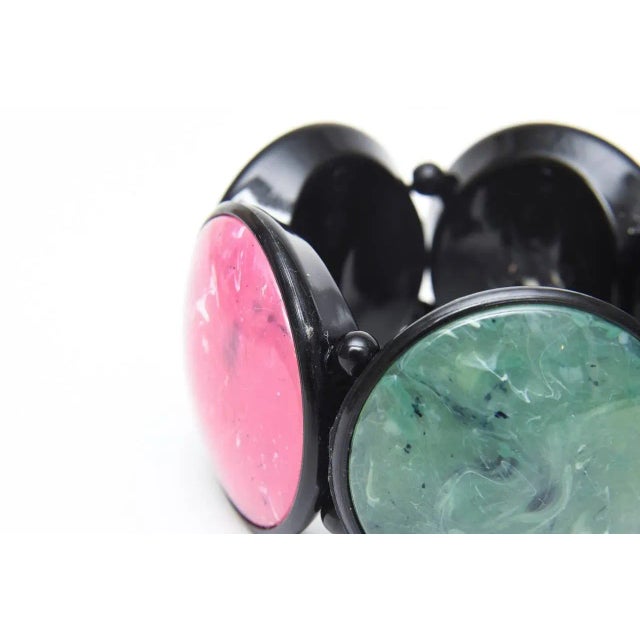 1980's French Resin Five Disk Pink, Amber Yellow, Sage Green, Rust Orange Stretch Bracelet For Sale - Image 4 of 9
