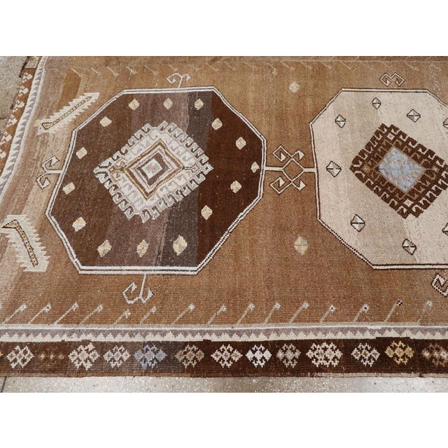 Textile Galerie Shabab Collection Mid-20th Century Turkish Anatolian Room Size Carpet For Sale - Image 7 of 10