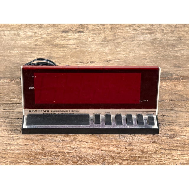 1980s Vintage 1980's Retro Spartus Electronic Digital Alarm Clock For Sale - Image 5 of 8