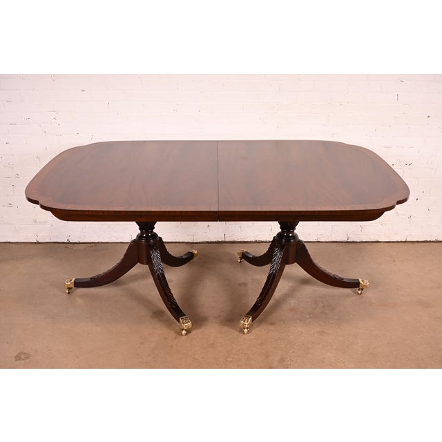 Wood Stickley Georgian Banded Flame Mahogany Double Pedestal Extension Dining Table | Newly Refinished For Sale - Image 7 of 14