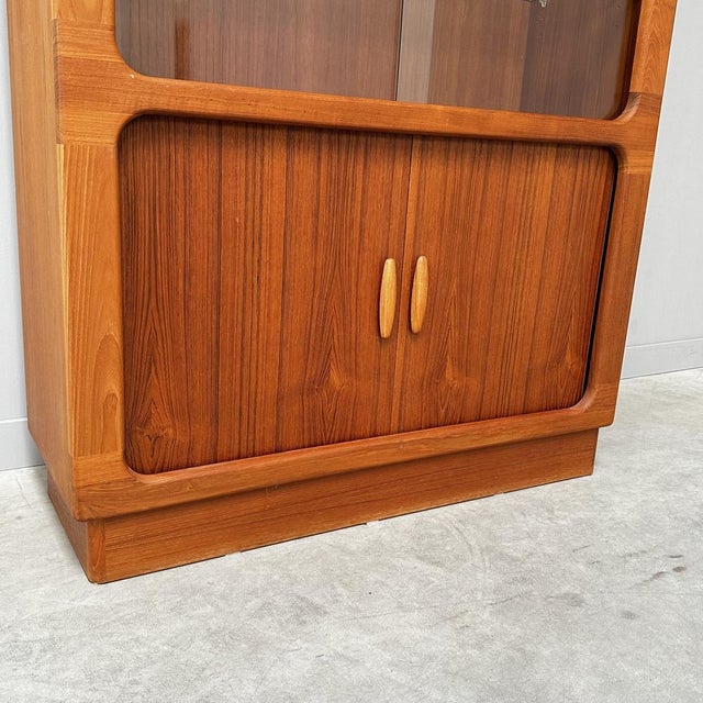 1980s Danish Display Cabinet in Teak by Dyrlund, 1980s For Sale - Image 5 of 15