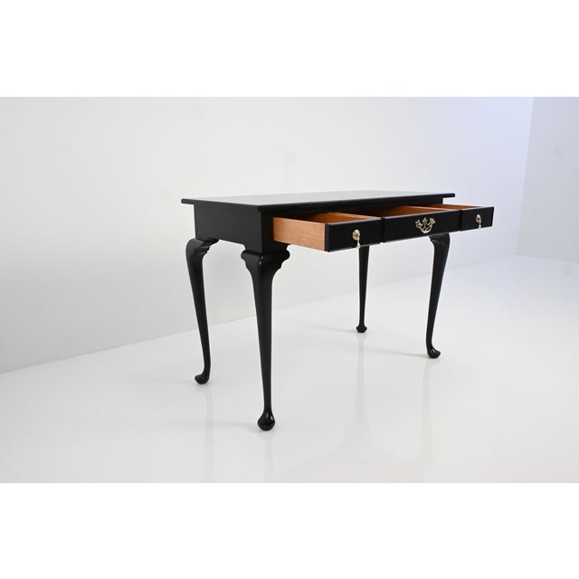 Kittinger Ebonized Mahogany & Burl Wood Writing Desk / Console | Newly Refinished For Sale - Image 11 of 15