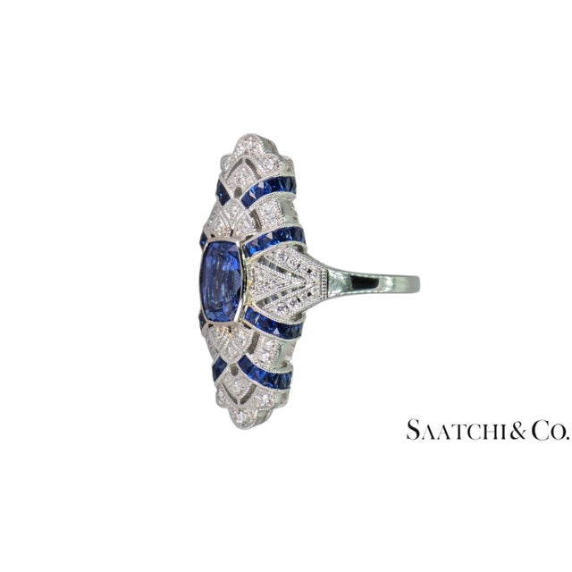 Stunning 18k (750) White Gold - Natural VVS Diamond & Blue Sapphire: Ring For Sale - Image 4 of 10