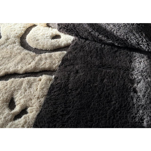Contemporary Artistic Circle Pattern Hand-Knotted Moroccan Wool Rug | 10'1" X 7'1" | One of a Kind For Sale - Image 3 of 9