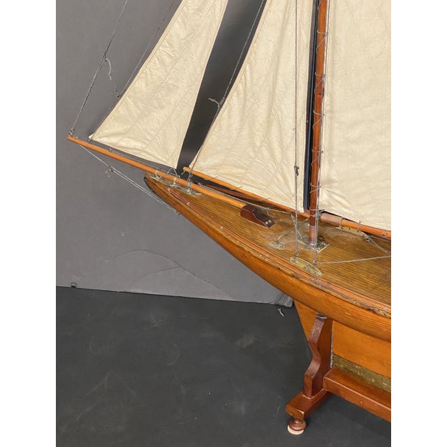 Brown English Pond Sailing Yacht on Stand From the Edwardian Era (H 61 1/2 X W 56) For Sale - Image 8 of 12