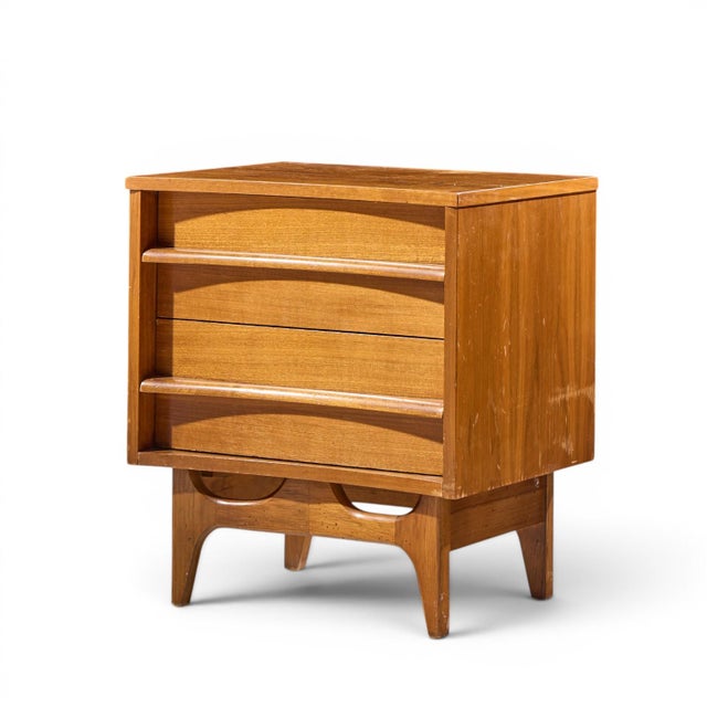 Brown Young Manufacturing Mid Century Walnut Curved Front Nightstands - Pair For Sale - Image 8 of 11