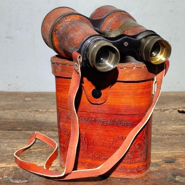 Traditional Early 20th Century Leather-Cased Binoculars – 5.5" Brass & Leather Field Glasses With Case For Sale - Image 3 of 9