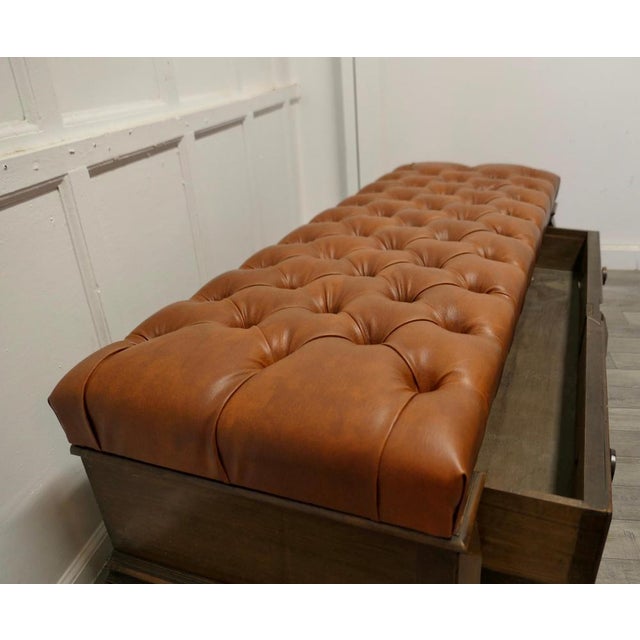 Animal Skin Chesterfield Hall Seat with Shoe Tidy Drawer, 1900s For Sale - Image 7 of 8