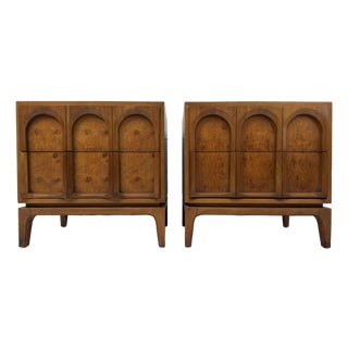 Mid-Century Walnut and Burlwood Arched Nightstands by Thomasville, Pair For Sale