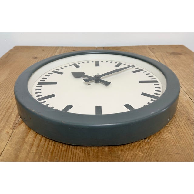 Vintage Industrial Factory Wall Clock from Siemens, 1950s For Sale - Image 10 of 16