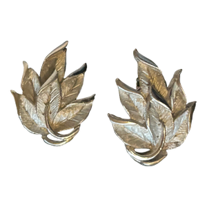 Vintage Crown Trifari Brushed Silvertone Leaf Clip-on Earrings – 1960s Elegant Textured Silver Trifari, A Pair