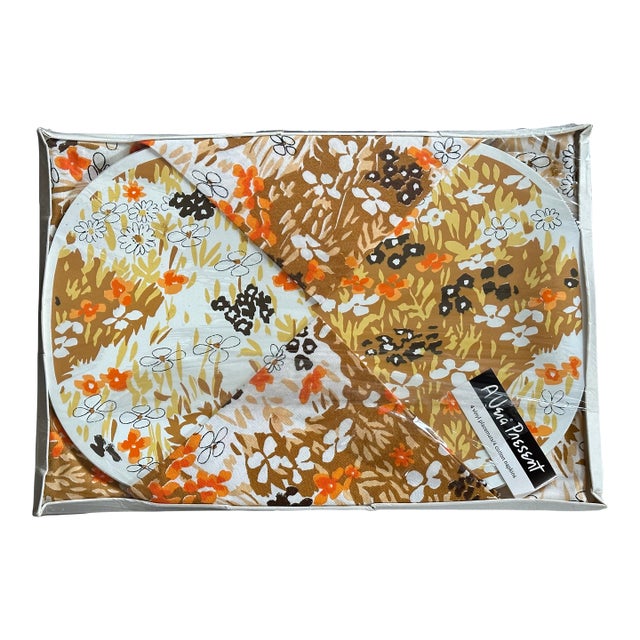 1960s Modern Vera Neumann Vinyl Placemats With Linen Napkins Set - 8pcs For Sale