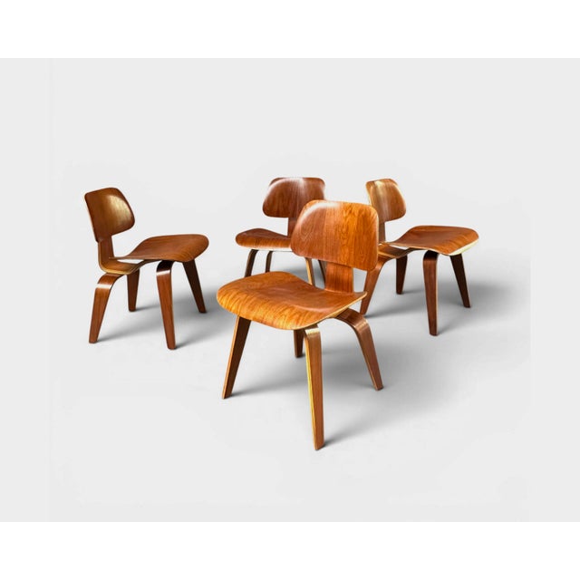DCW Dining Chairs in Walnut attributed to Charles & Ray Eames for Herman Miller, 1950s, Set of 4 For Sale - Image 18 of 18