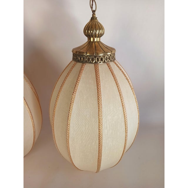 1960s Mid-Century Hollywood Regency Chic Swag Pendant Lamp Pair For Sale - Image 5 of 7