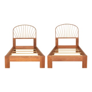 Thomas Moser Twin Spindle Beds - a Pair For Sale