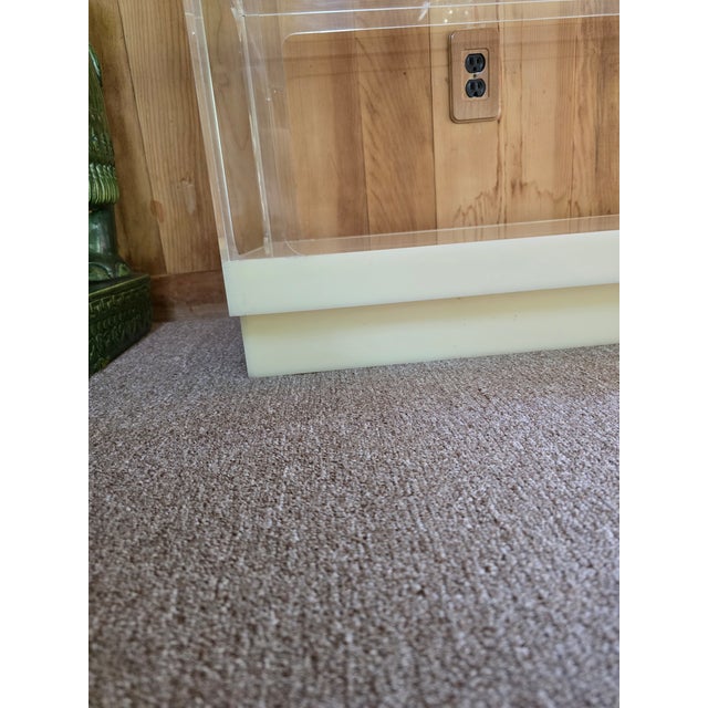 1970s 1970s Vintage Mid Century Modern Designer Lucite Tall Etagere For Sale - Image 5 of 9