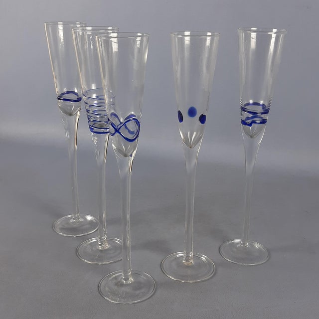 We offer for sale a splendid set of 5 tasting flutes, a perfect example of 1970s Italian glass design (in the style of...