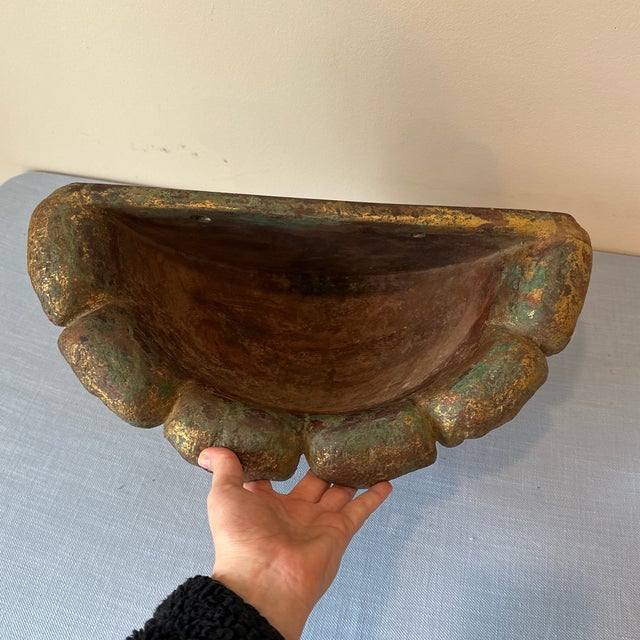 Sculpture Materials Mid 20th Century Large Italian Gold Scalloped Hanging Wall Planter For Sale - Image 7 of 10