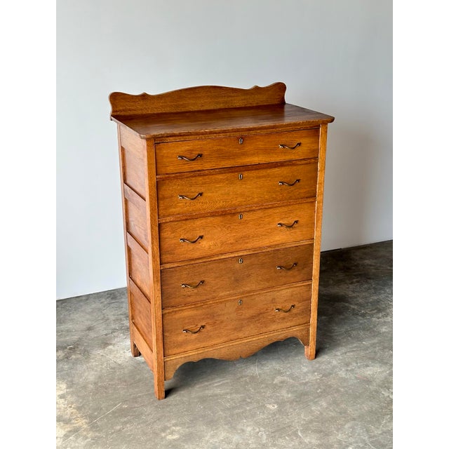 Antique Scalloped Quarter-Sawn Golden Oak Chest of Drawers For Sale - Image 4 of 12