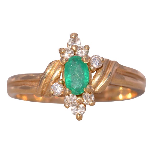 The Birr: Natural Emerald and Diamond Ring in Yellow Gold For Sale