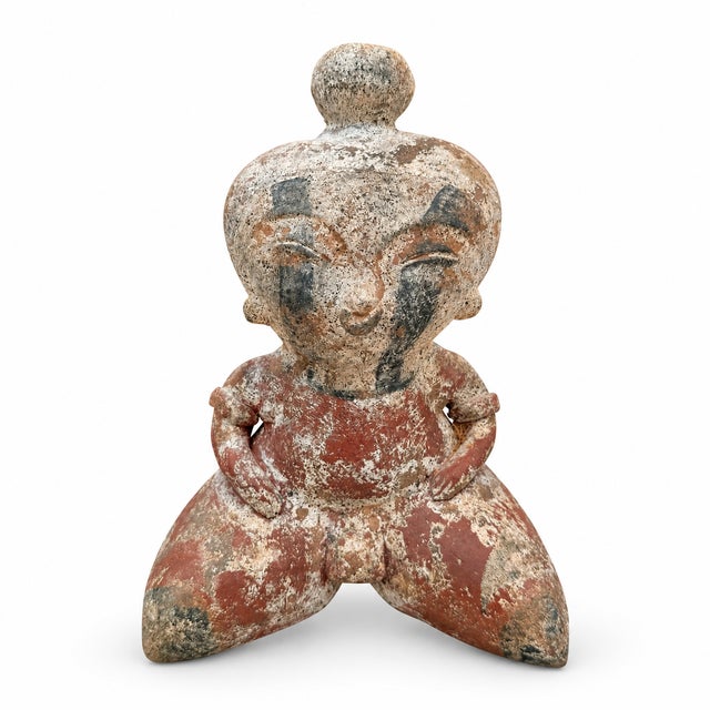 Nayarit Chinesco Female Figurine For Sale