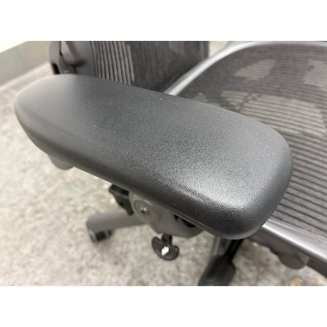 Herman Miller Aeron Office Chair, Size B For Sale - Image 10 of 12
