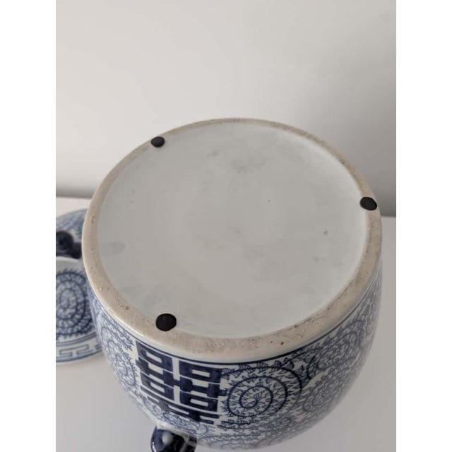 Chinoiserie Double Happiness Lidded Jar For Sale In New York - Image 6 of 8