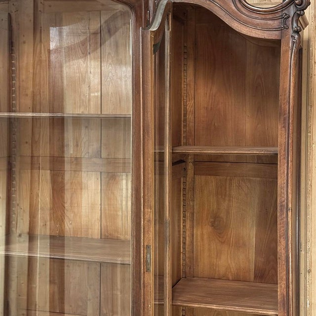 19th Century Italian Rococo Walnut Three-Door Display Bookcase ~ Armoire For Sale - Image 17 of 18
