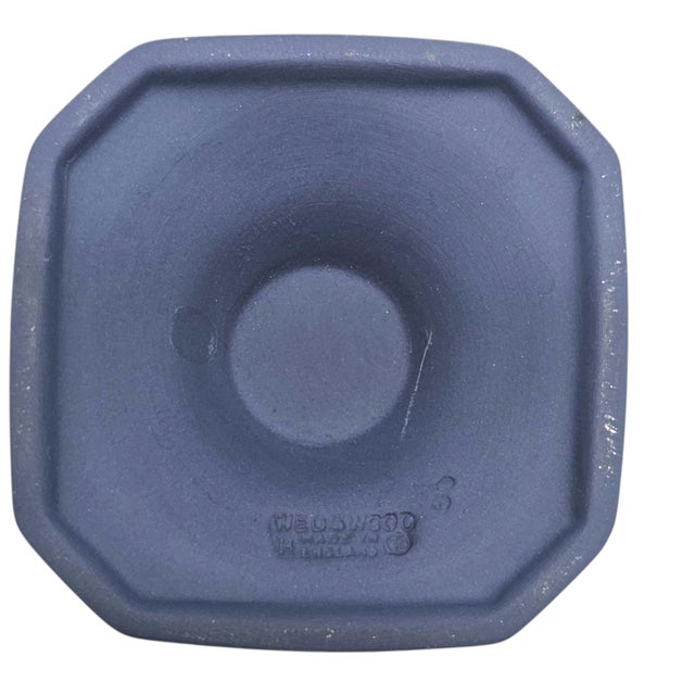 Blue Wedgwood Jasperware Neoclassical Dark Blue Urn Vase With Relief Figures, England For Sale - Image 8 of 10