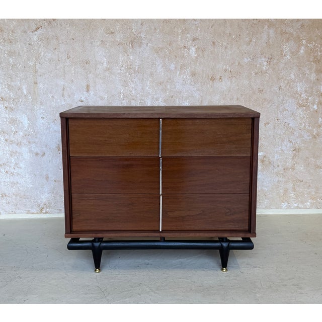 Mid-Century Modern Pair of Kent Coffey Small Chest of Drawers, American Mid-Century Modern For Sale - Image 3 of 17