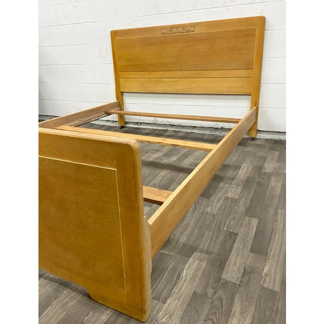 Late 20th Century Vintage Thomasville Mid Century Blonde Art Deco Style Full Size Bed For Sale - Image 5 of 9