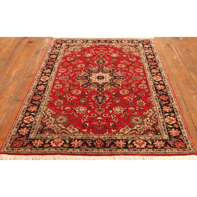 Middle Eastern Rug in Wool For Sale - Image 9 of 11