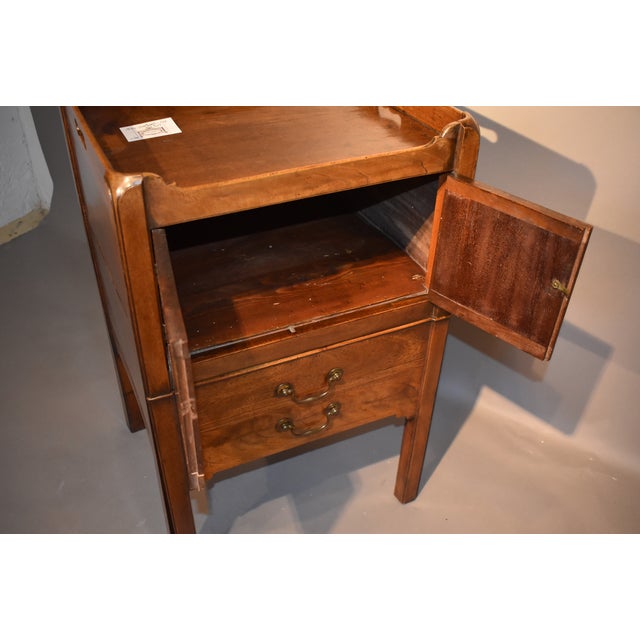 Wood Mahogany George III Commode in the Chippendale Style, 18th Century For Sale - Image 7 of 8