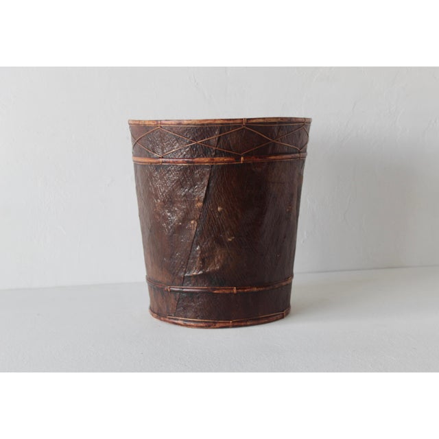 1980s Vintage Handcrafted Burnt "Tortoise" Shell Bamboo Paper Wastebasket. For Sale - Image 5 of 11