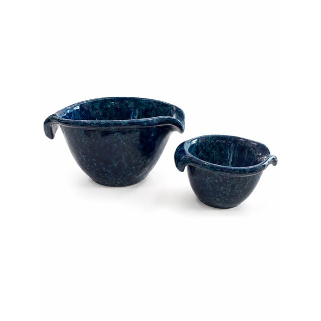 American Vintage Bennington Potters Blue Agate Nesting Pouring Bowls – Set of 2 For Sale - Image 3 of 7