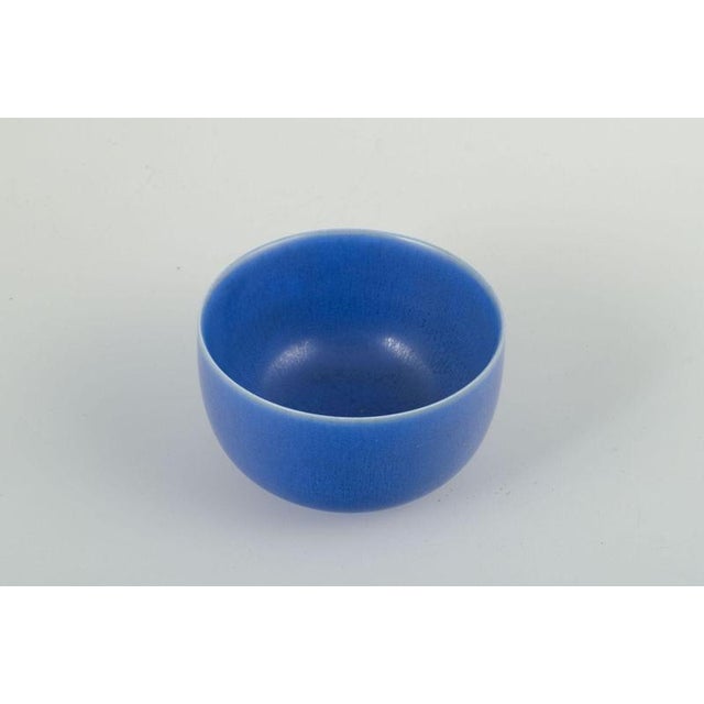 Matte Deep Blue Glazed Stoneware Bowl by Per Linnemann-Schmidt for Palshus, 1960s For Sale - Image 4 of 4
