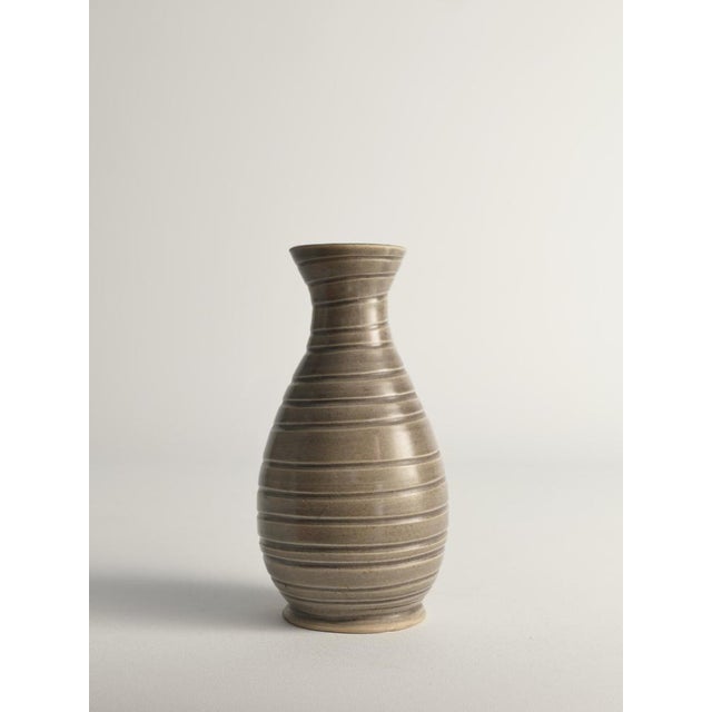 1940s Scandinavian Modern Stoneware Vase by Ewald Dahlskog for Bo Fajans, 1940s For Sale - Image 5 of 17