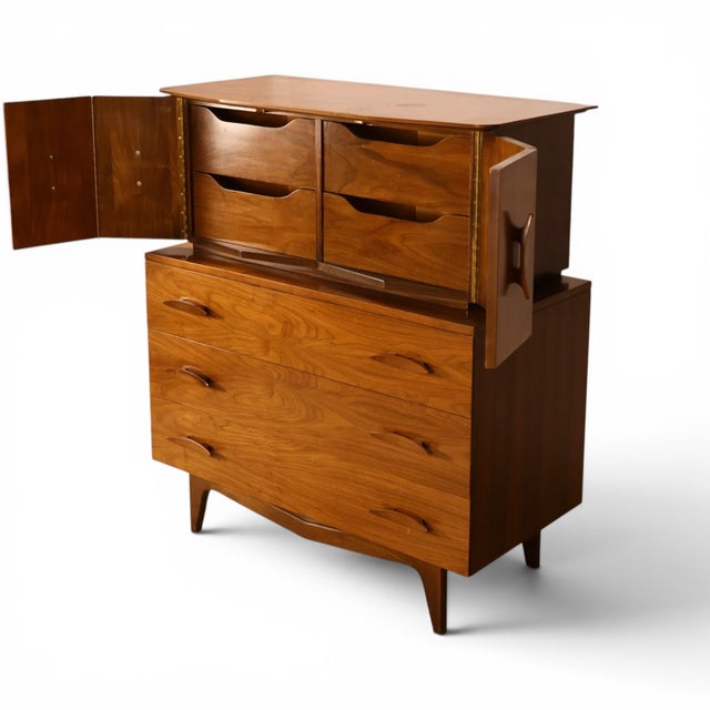 Young Manufacturing Sculptural Vintage Mid Century Modern Highboy Dresser C. 1960s, Attributed For Sale - Image 15 of 17