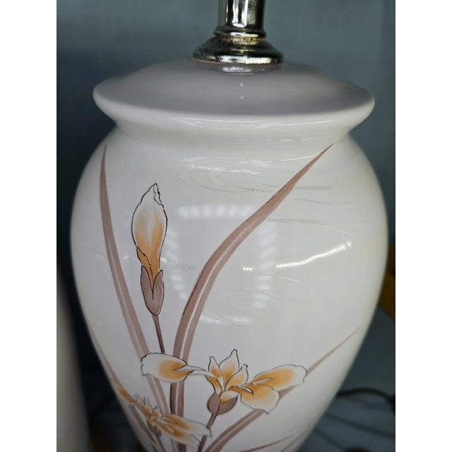 Vintage Floral Hand Decorated Ming Style Asian Oriental Vase Urn Table Lamps - a Pair For Sale - Image 12 of 12