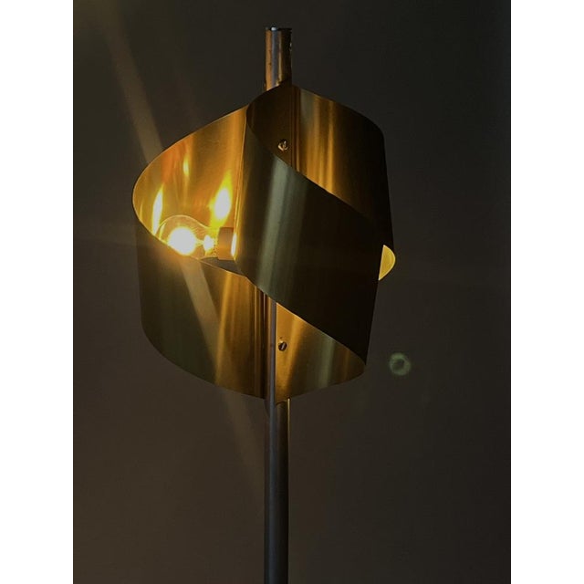 Metal Italian Floor Lamp in Brushed Steel with Brass Top, 1970s For Sale - Image 7 of 14