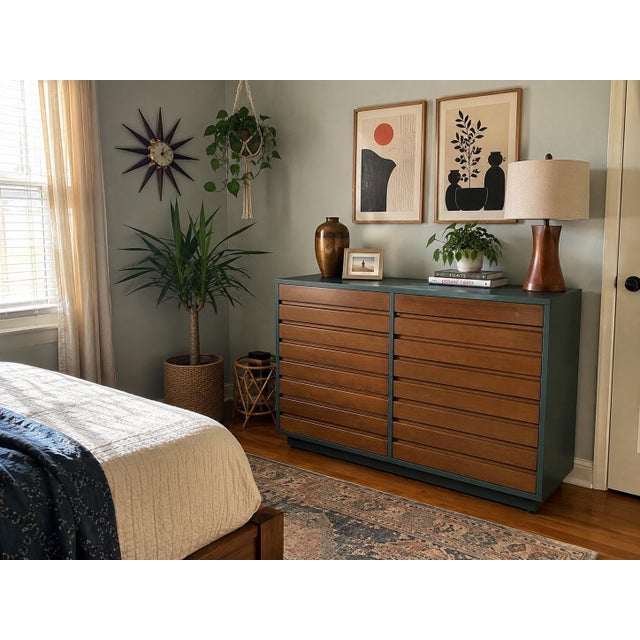 Mid-Century Modern 1960s Sligh Cross Country 10 Drawer Dresser For Sale - Image 3 of 6