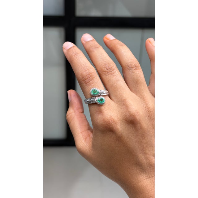Contemporary Contemporary Emerald Diamond Cluster Bypass Ring in 14k Gold Size 4 For Sale - Image 3 of 17
