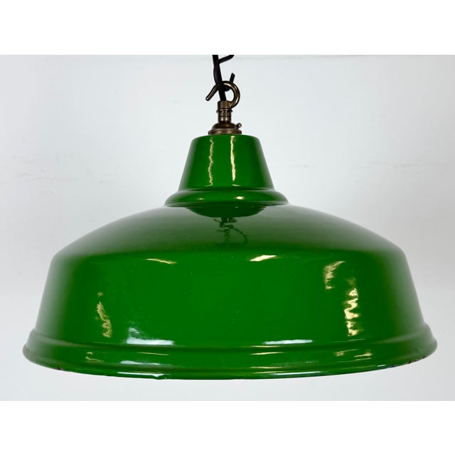 Green Industrial British Green Enamel Factory Pendant Lamp, 1960s For Sale - Image 8 of 15